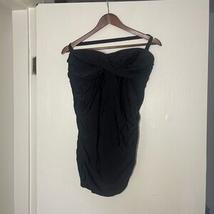 Black Strapless Twist-Front Women’s one piece bathing suit